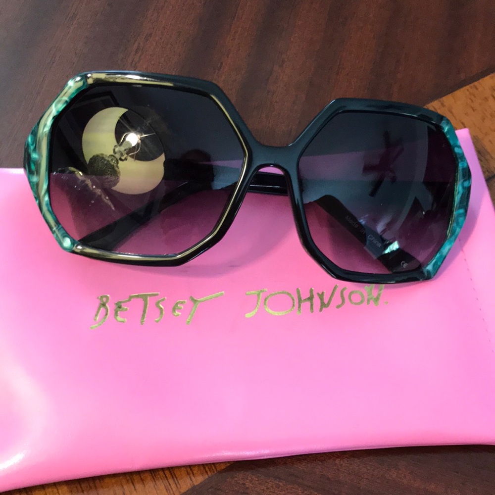 Betsey Johnson BJ176 Raven/Jade Sunglasses